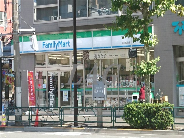 コンビニ　ファミリーマート深川高橋店（コンビニ）まで35m