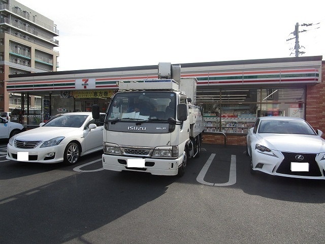 コンビニ　セブンイレブン（コンビニ）まで315m