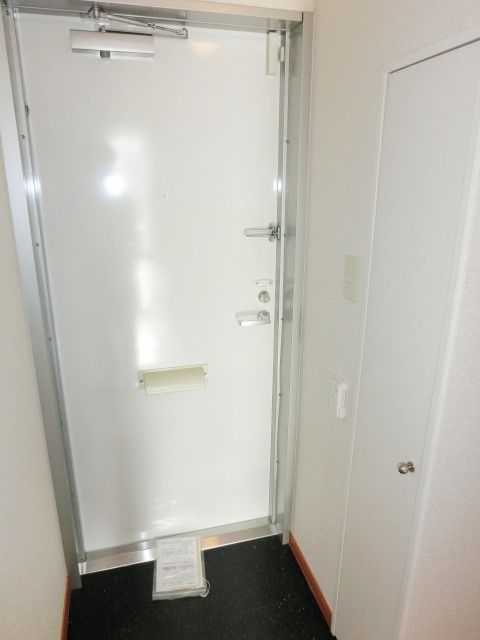 玄関　シューズＢＯＸ付の玄関。