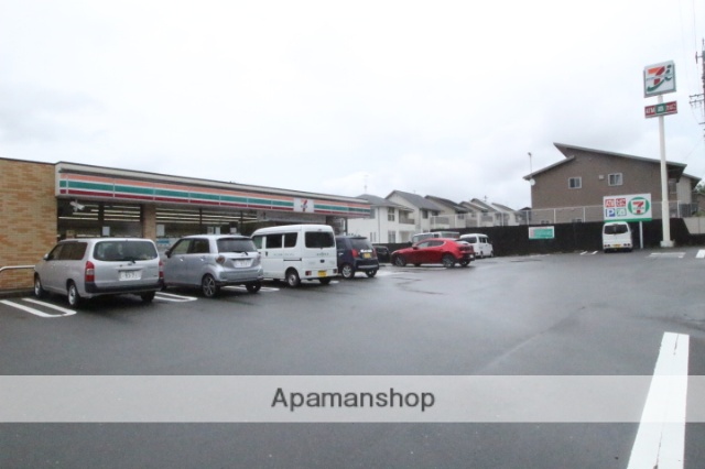 コンビニ　セブンイレブン（コンビニ）まで942m