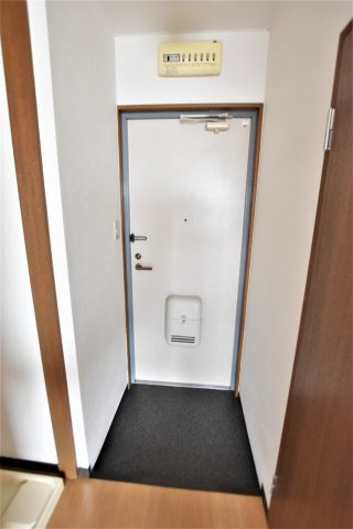 玄関　同物件、類似間取りのイメージ写真です