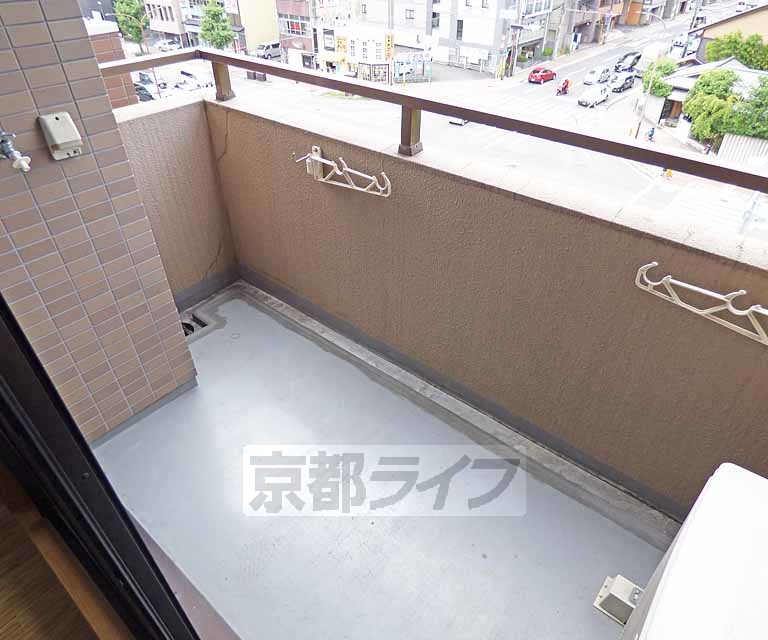 バルコニー　バルコニー有り