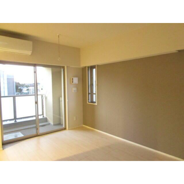 居室・リビング　６０２号室