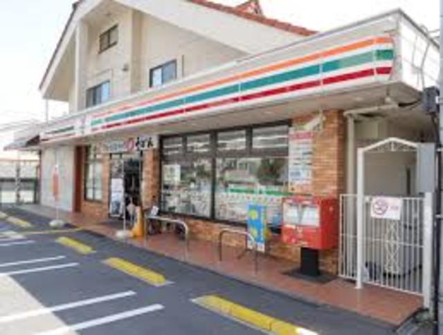 コンビニ　セブンイレブン豊中西泉丘店（コンビニ）まで424m