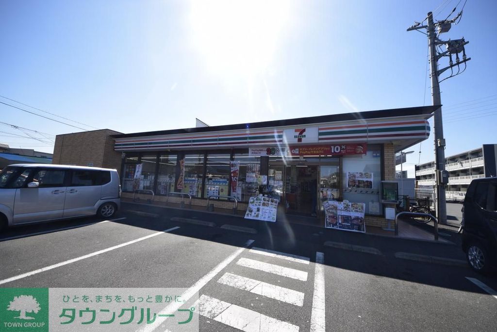 コンビニ　セブンイレブン草加新里下町店（コンビニ）まで50m