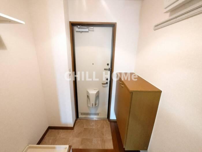 玄関　当社、チルホームのHPもご覧ください(^^)/物件情報多数♪