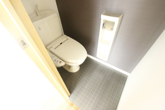 トイレ　※別号室の写真です。