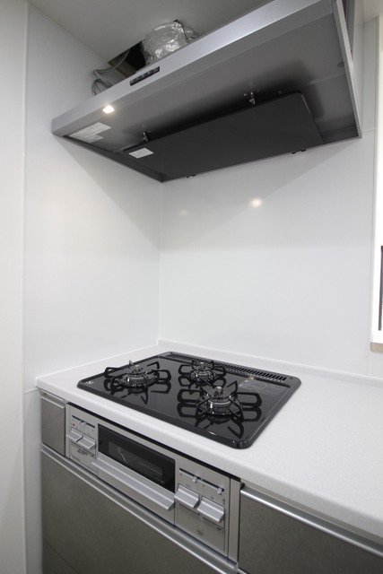 キッチン　★キッチン裏のスペースも広々しております★Ｂ号室別階も同種同