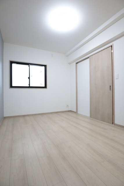 その他部屋・スペース　★引き戸でスペースを広く活用できる洋室です★Ｂ号室別階も同種