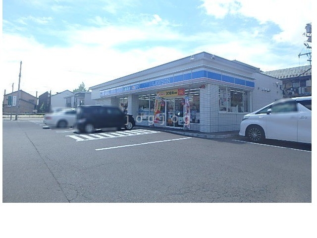コンビニ　ローソン旭川5条通十五丁目店（コンビニ）まで970m