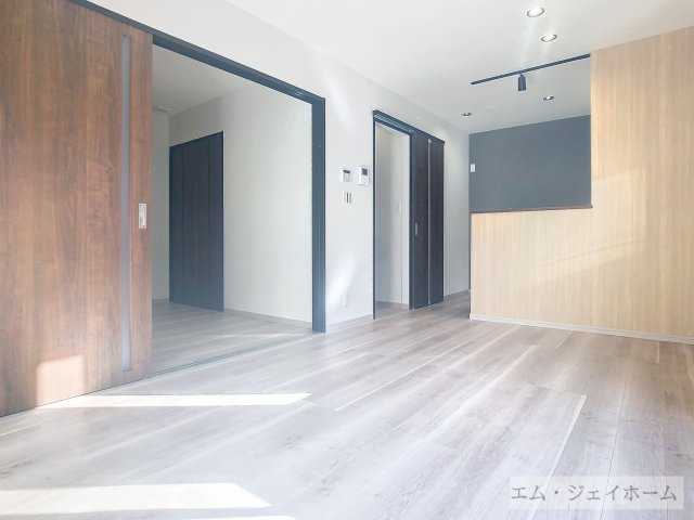 居室・リビング　建築中