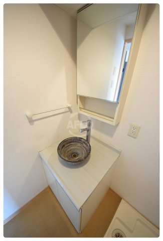 洗面設備　アリス・マナーガーデン四天王寺　洗面化粧台