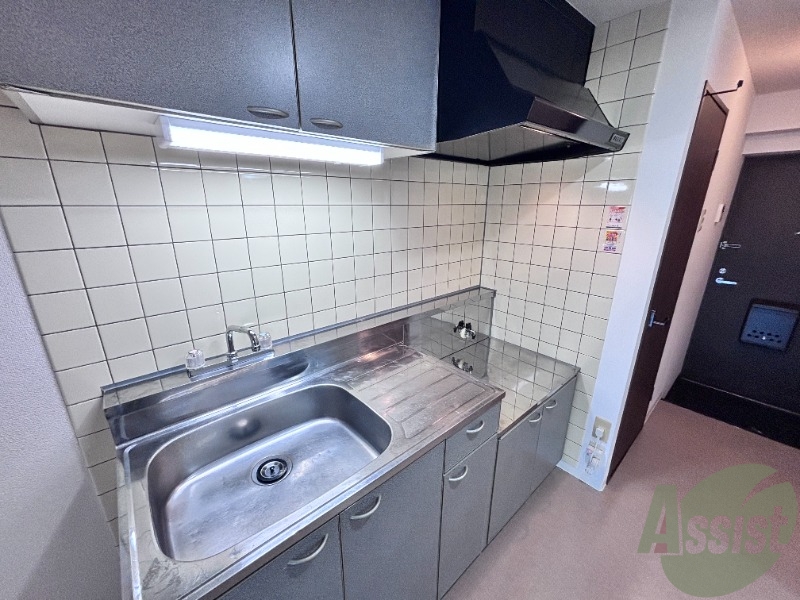 キッチン　こちらキッチンでございます。ガスコンロ設置可能です。