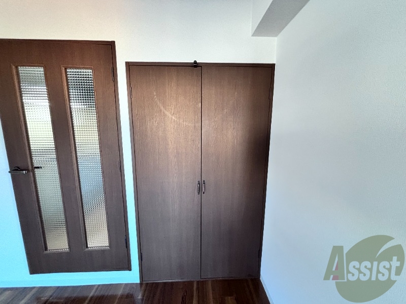 収納　こちら収納スペースでございます。両開きが嬉しいですね。