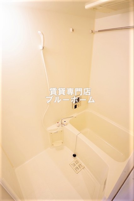 バス・シャワールーム　浴室乾燥付きバス！