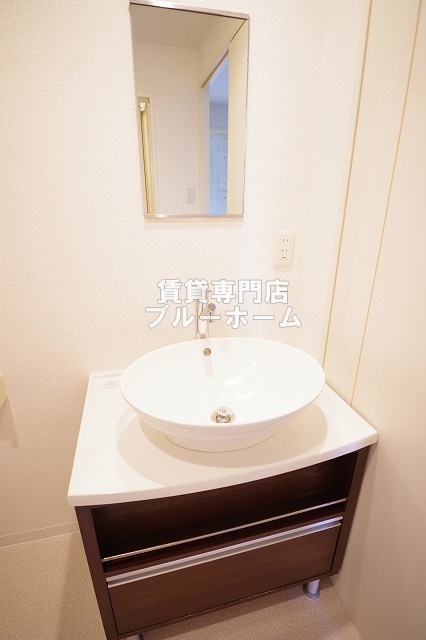 洗面設備　デザイン洗面です！