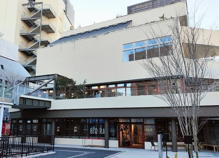 スーパー　ライフ　ビオラル　下北沢駅前店（スーパー）まで424m