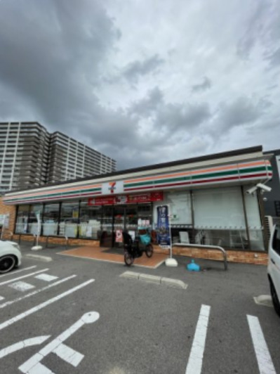 コンビニ　セブンイレブン 堺鳳南町3丁店（コンビニ）まで534m
