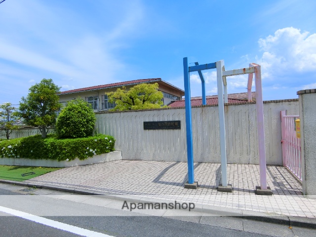 幼稚園・保育園　高の原幼稚園（幼稚園・保育園）まで366m