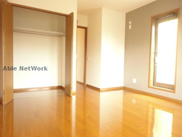 収納　※同物件別部屋の写真です。