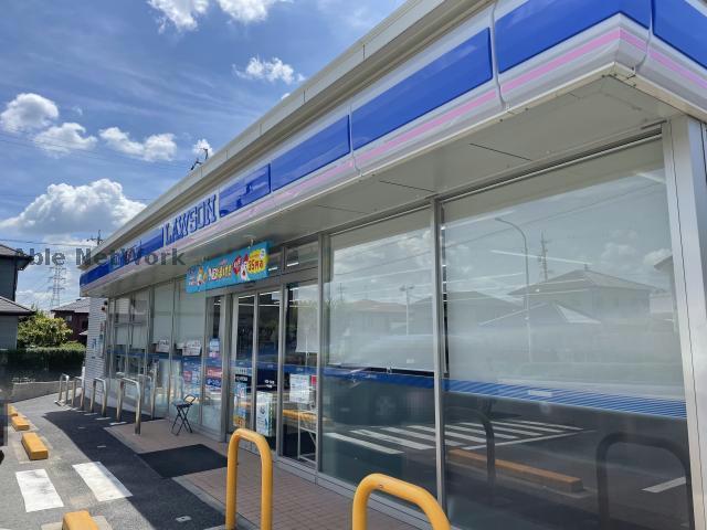 コンビニ　ローソン三好丘桜店（コンビニ）まで607m