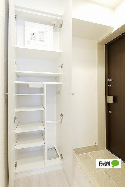 玄関　シューズボックス