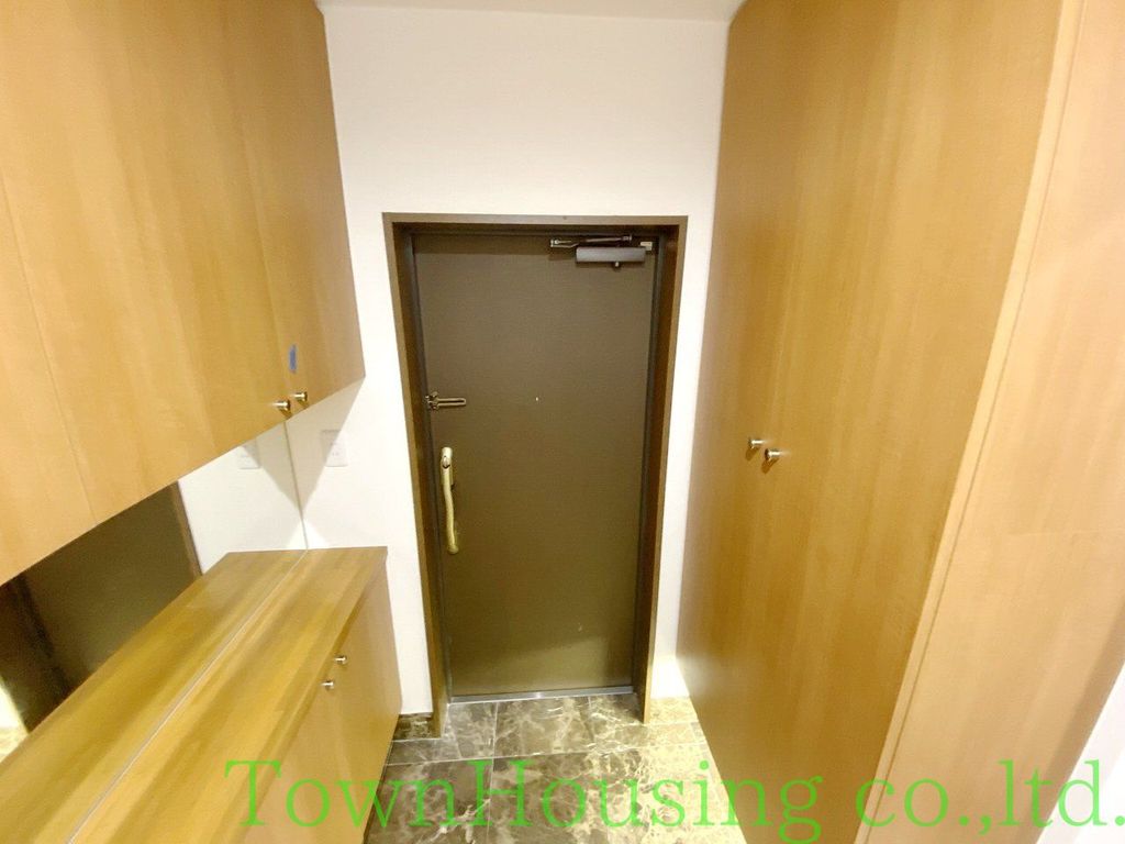 玄関　お問合せは(株)タウンハウジングレジデンス事業部までお問合…