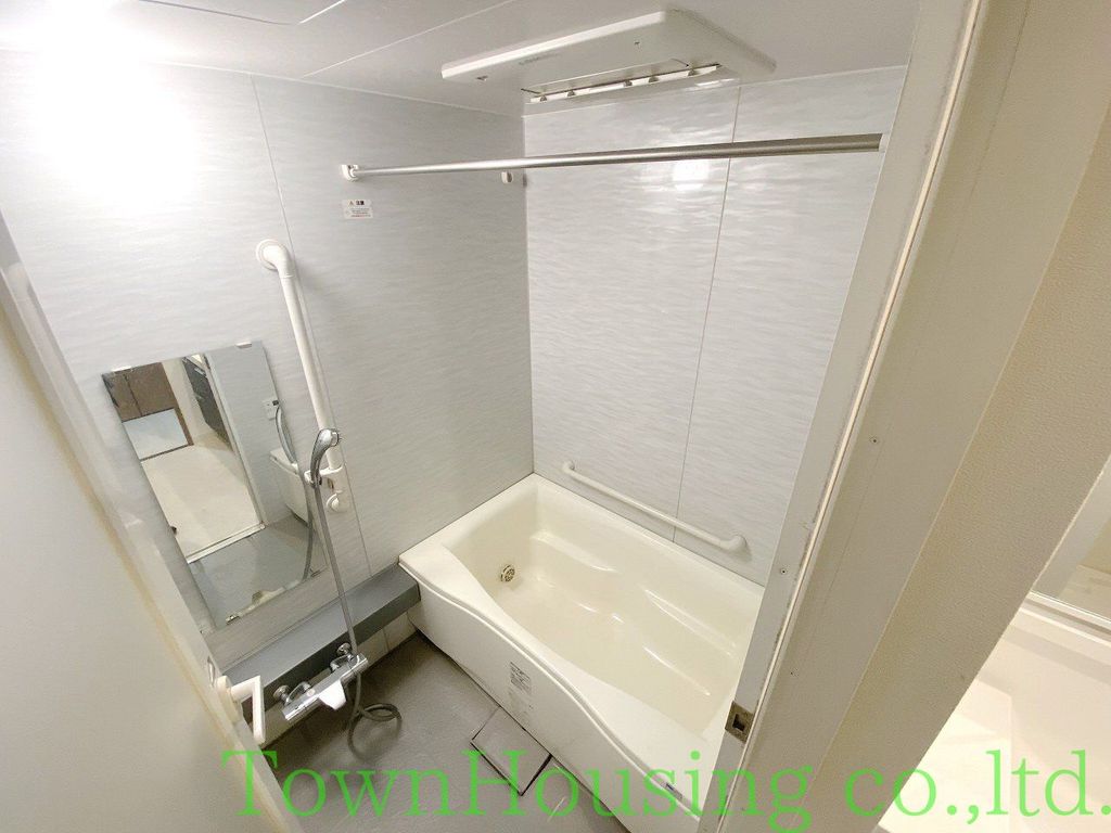 バス・シャワールーム　お問合せは(株)タウンハウジングレジデンス事業部までお問合…