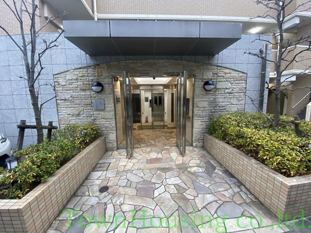 エントランス　お問合せは(株)タウンハウジングレジデンス事業部までお問合…