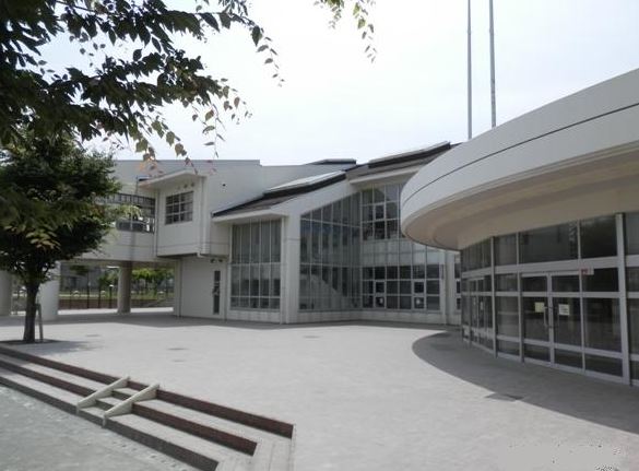 小学校　藤沢市立石川小学校（小学校）まで447m