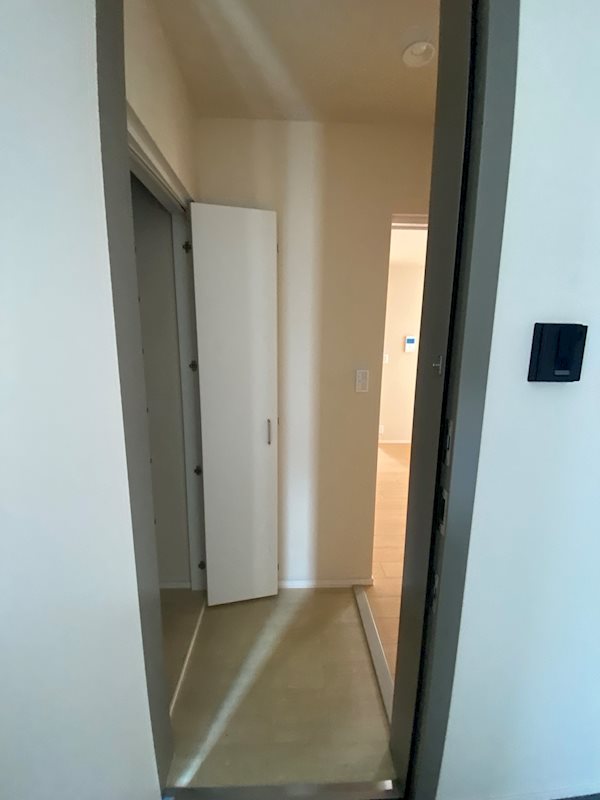 玄関　※参考写真