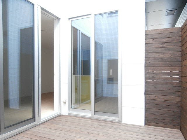 バルコニー　タイルデッキ