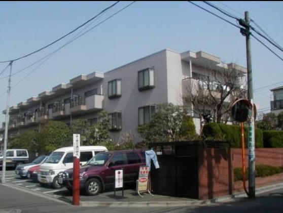 建物外観　閑静な住宅地にあるマンションタイプ