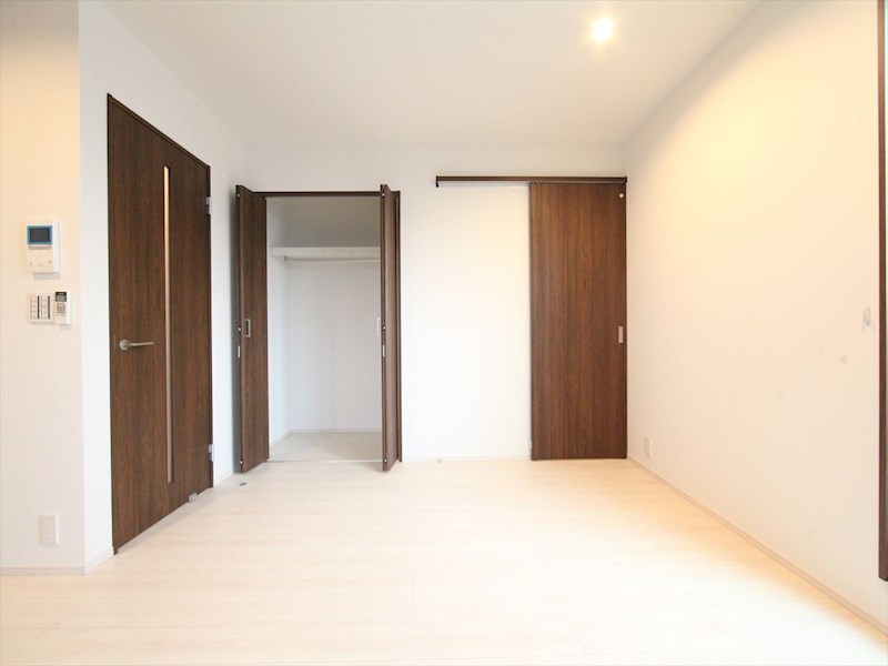 その他部屋・スペース　洋室9.4帖　クローゼット付（収納充実してます）