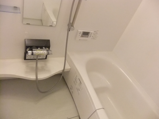 バス・シャワールーム　※別部屋の写真です