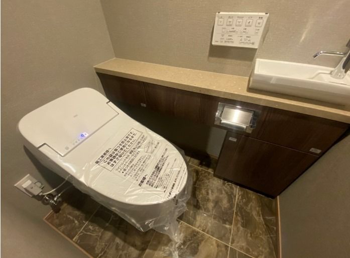 トイレ　オーパスレジデンス南青山