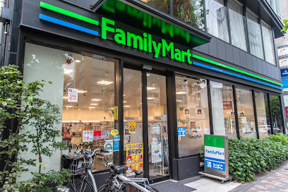 コンビニ　ファミリーマート広尾駅前店（コンビニ）まで736m