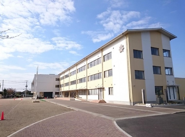 小学校　下稲吉小学校（小学校）まで600m