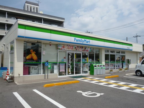 コンビニ　ファミリーマート米子旗ヶ崎店（コンビニ）まで310m