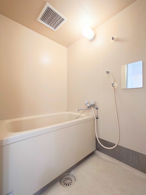 バス・シャワールーム　バスです