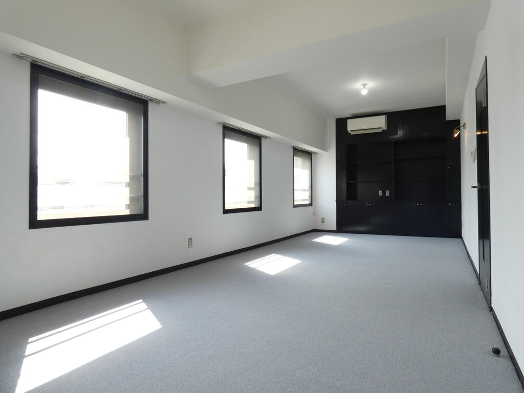 居室・リビング　内観