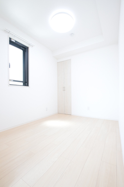 居室・リビング　◇３．７帖の洋室◇