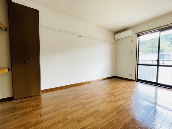 居室・リビング　※別部屋の写真です