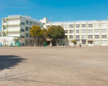 小学校　江戸川区立篠崎第四小学校（小学校）まで840m