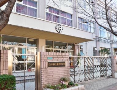 中学校　江戸川区立鹿骨中学校（中学校）まで810m