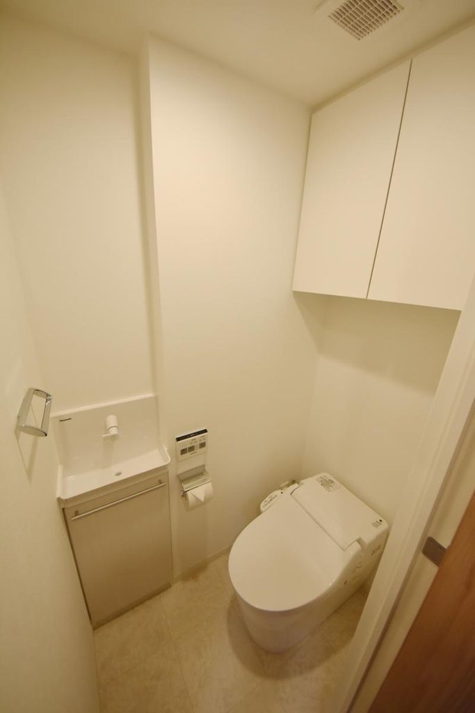 トイレ　反転タイプです