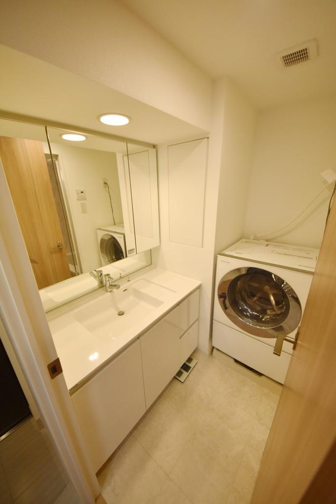 洗面設備　反転タイプです