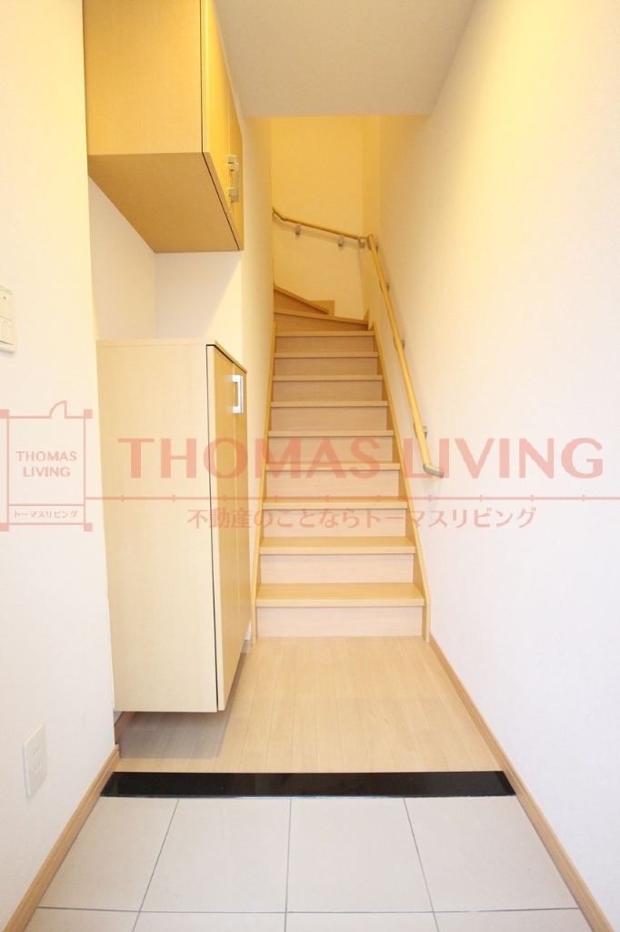 玄関　ゆとりある広さの玄関です。