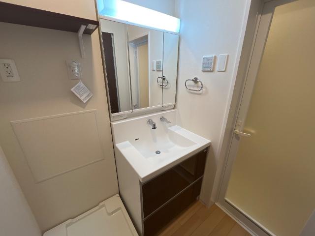 洗面設備　洗髪洗面化粧台