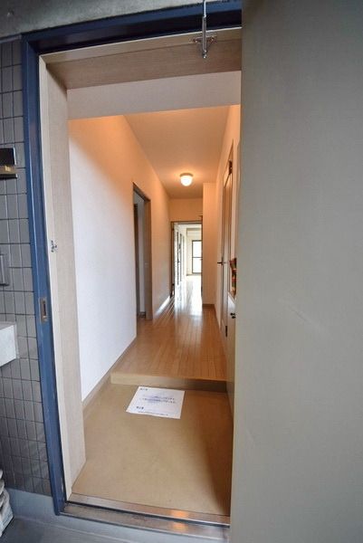 玄関　★他号室の参考画像です★